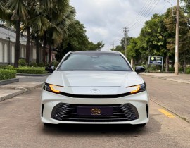 Toyota Camry 2025 2.5 HEV Top