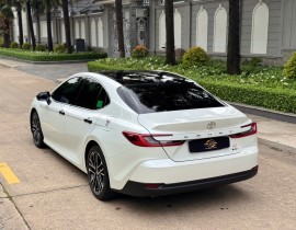 Toyota Camry 2025 2.5 HEV Top