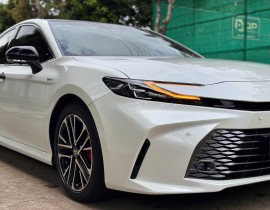 Toyota Camry 2025 2.5 HEV Top