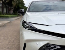 Toyota Camry 2025 2.5 HEV Top