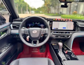 Toyota Camry 2025 2.5 HEV Top