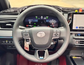 Toyota Camry 2025 2.5 HEV Top