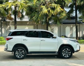 Toyota Fortuner Dầu Legender 2.4 4x2 AT 2025