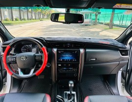 Toyota Fortuner Dầu Legender 2.4 4x2 AT 2025