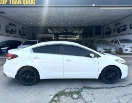 Kia Cerato 2017 MT 