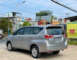 TOYOTA INNOVA 2019 MT