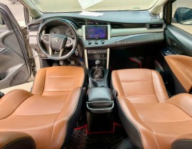 TOYOTA INNOVA 2019 MT