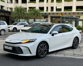 Toyota Camry 2.5 HEV Top 2025